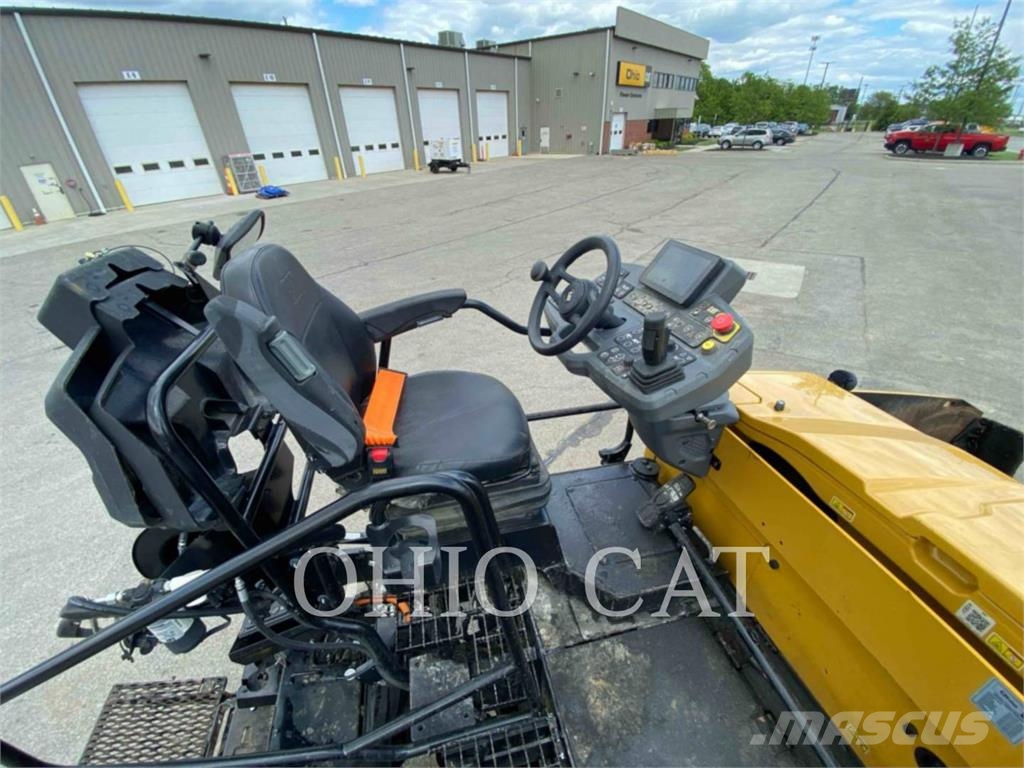 CAT AP500 Asfaltsläggningsmaskiner
