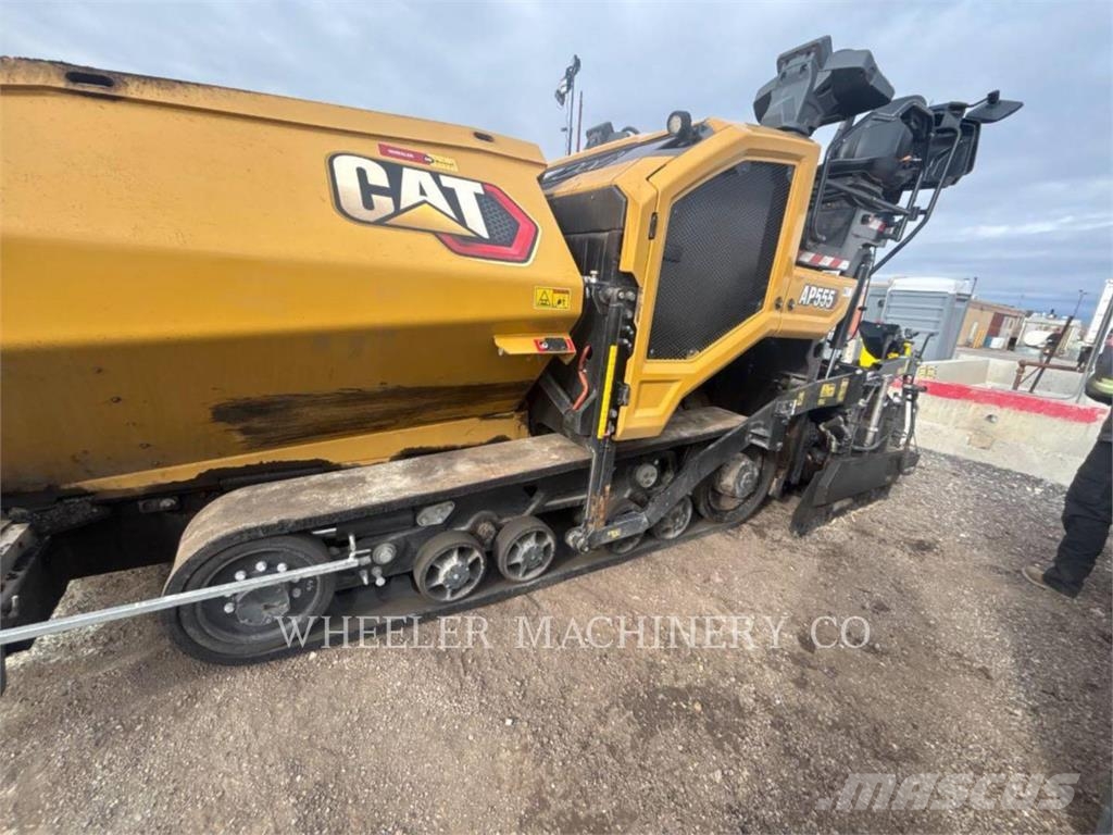 CAT AP555 Finišéry