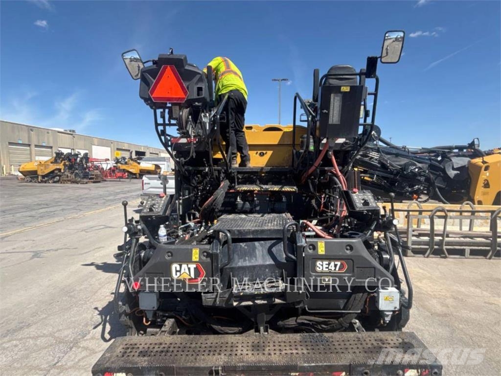 CAT AP555 Finišéry