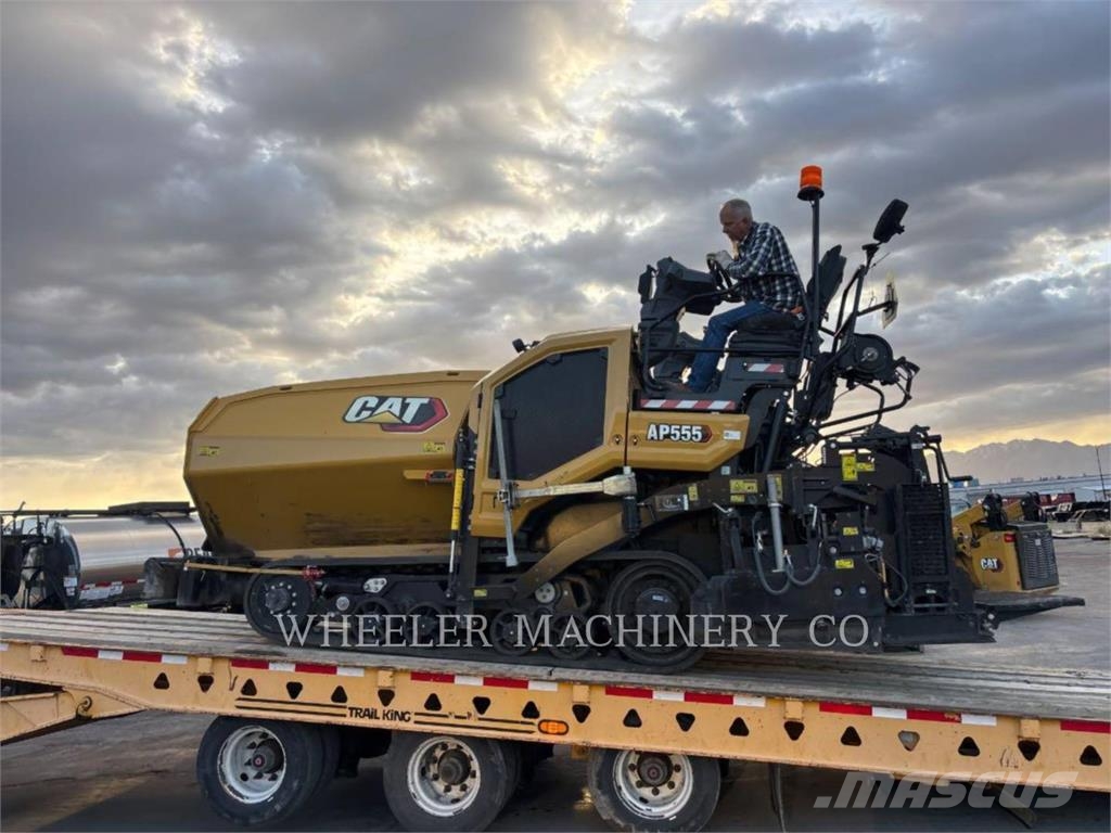 CAT AP555 Finišéry