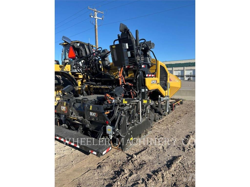 CAT AP555 Asfaltafwerkmachines
