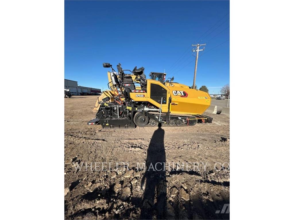 CAT AP555 Asfaltafwerkmachines