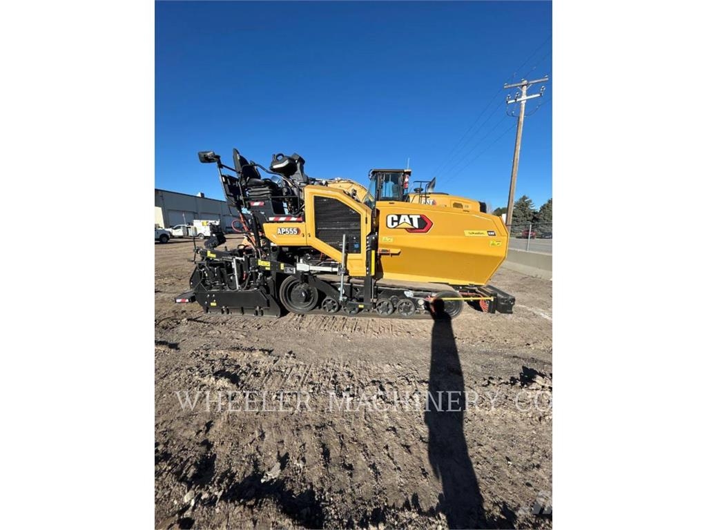 CAT AP555 Asfaltafwerkmachines