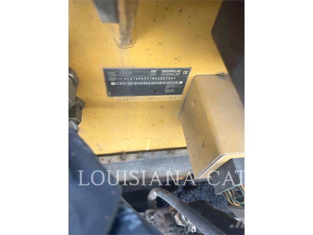 CAT AP655F Asfaltafwerkmachines