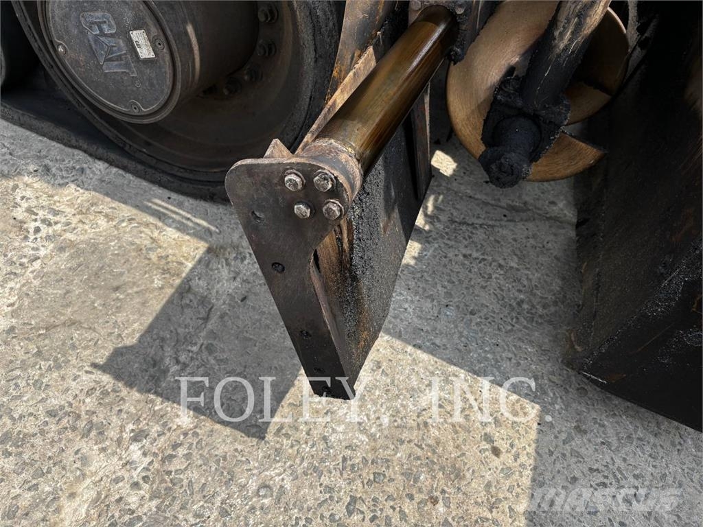 CAT AP655F Asfaltni finišerji