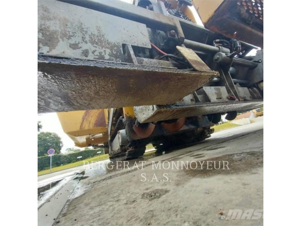 CAT BB621E Asfaltafwerkmachines