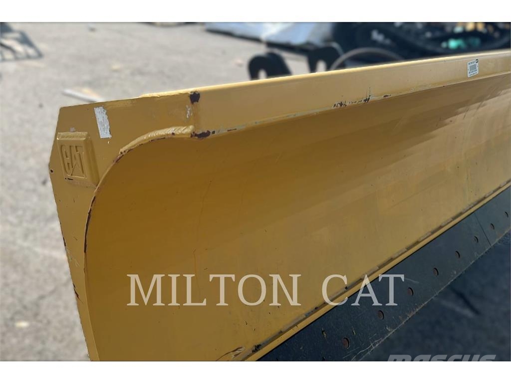 CAT BHL 12 FOOT SNOW PLOW Lançadores de neve