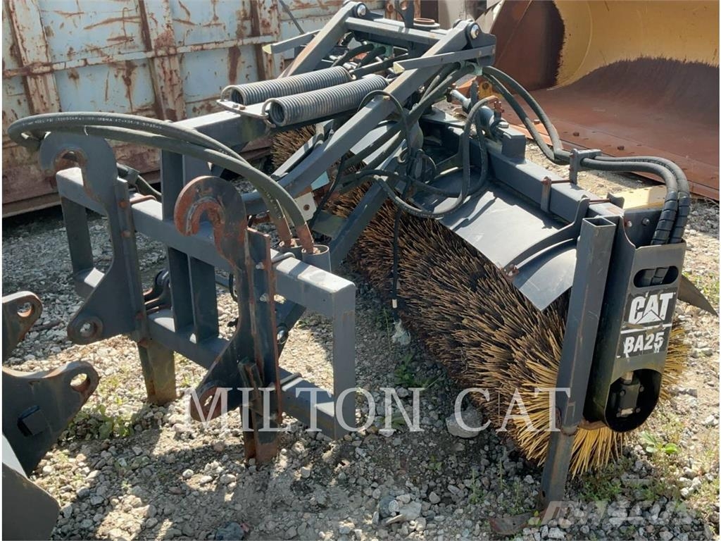 CAT BHL BA25 ANGLE BROOM Четки