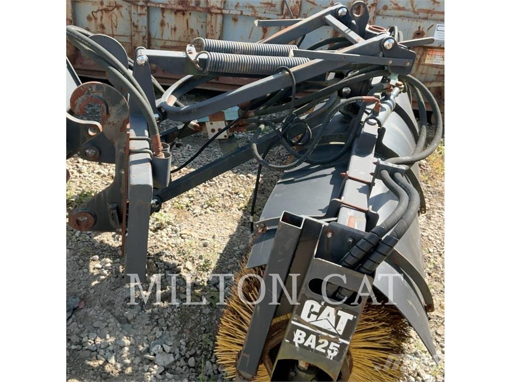 CAT BHL BA25 ANGLE BROOM Четки