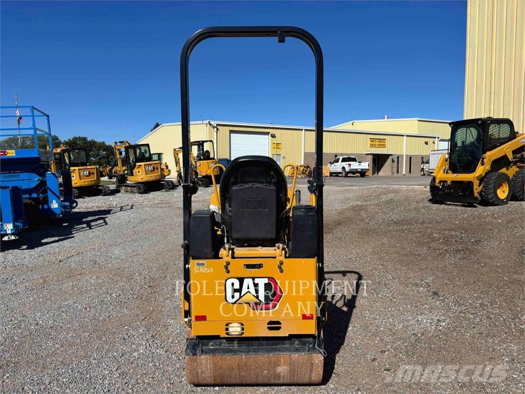 CAT CB1.7 Pôdne kompaktory