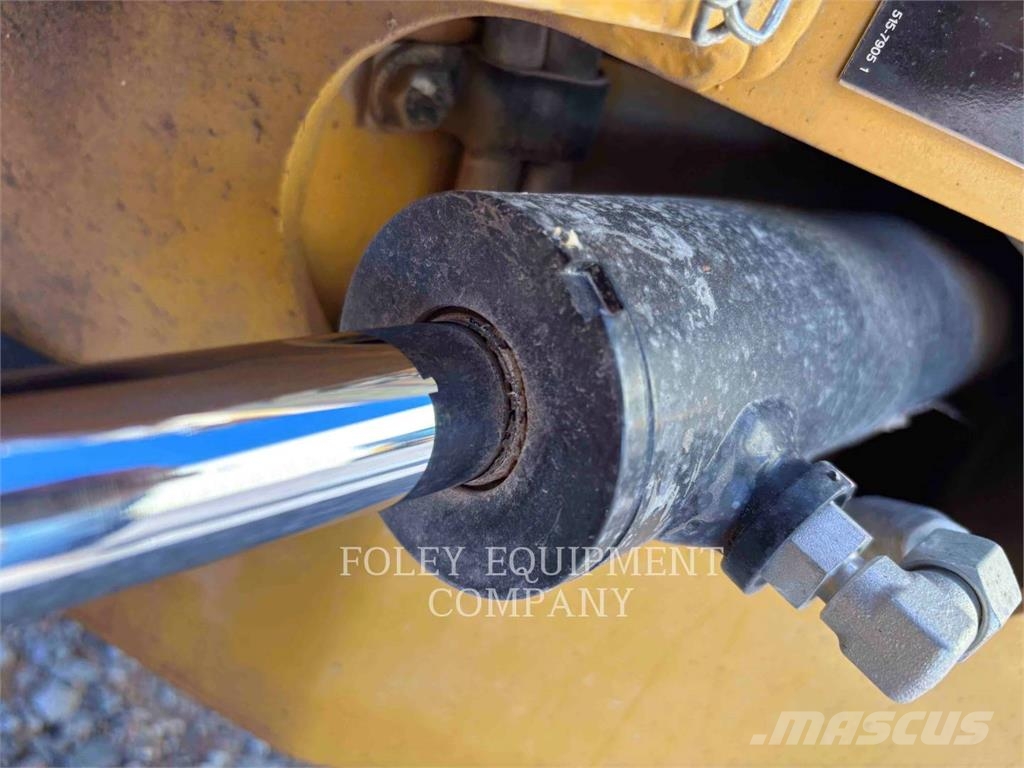 CAT CB1.7 Pôdne kompaktory