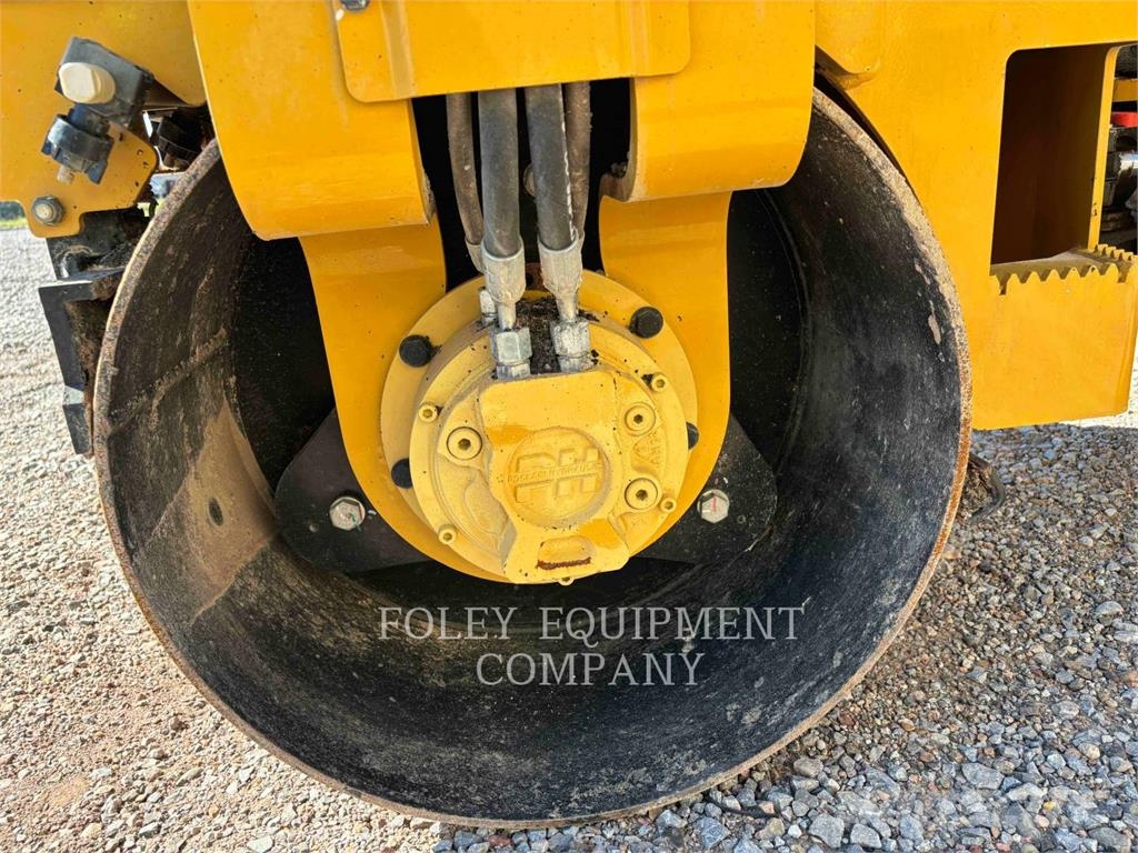 CAT CB1.7 Pôdne kompaktory