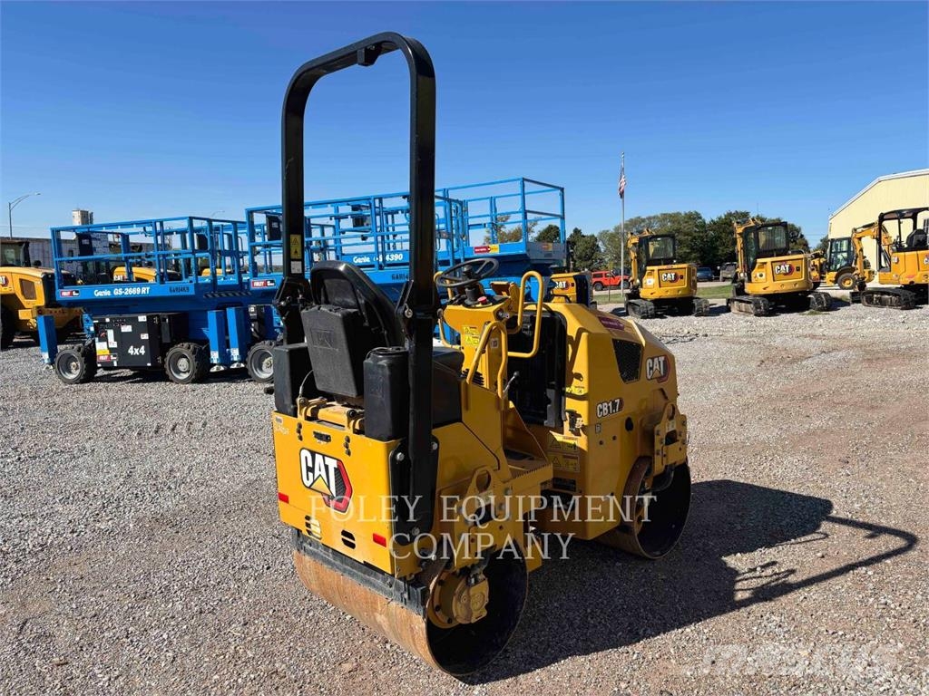 CAT CB1.7 Pôdne kompaktory