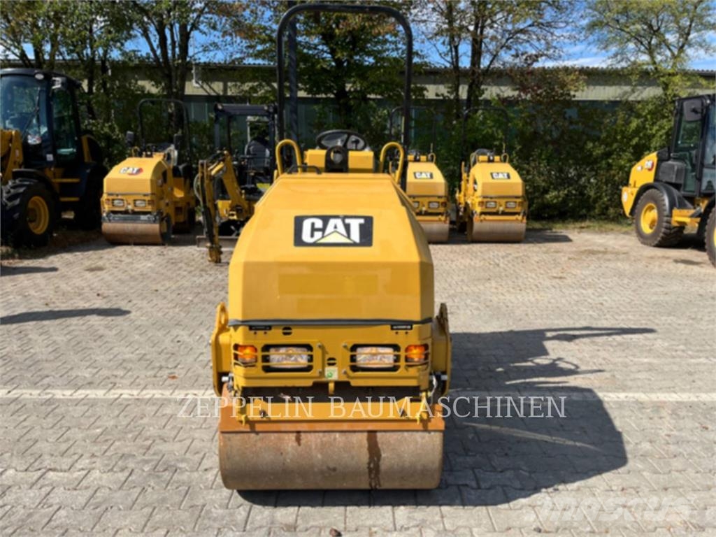 CAT CB1.7 토양 다짐기