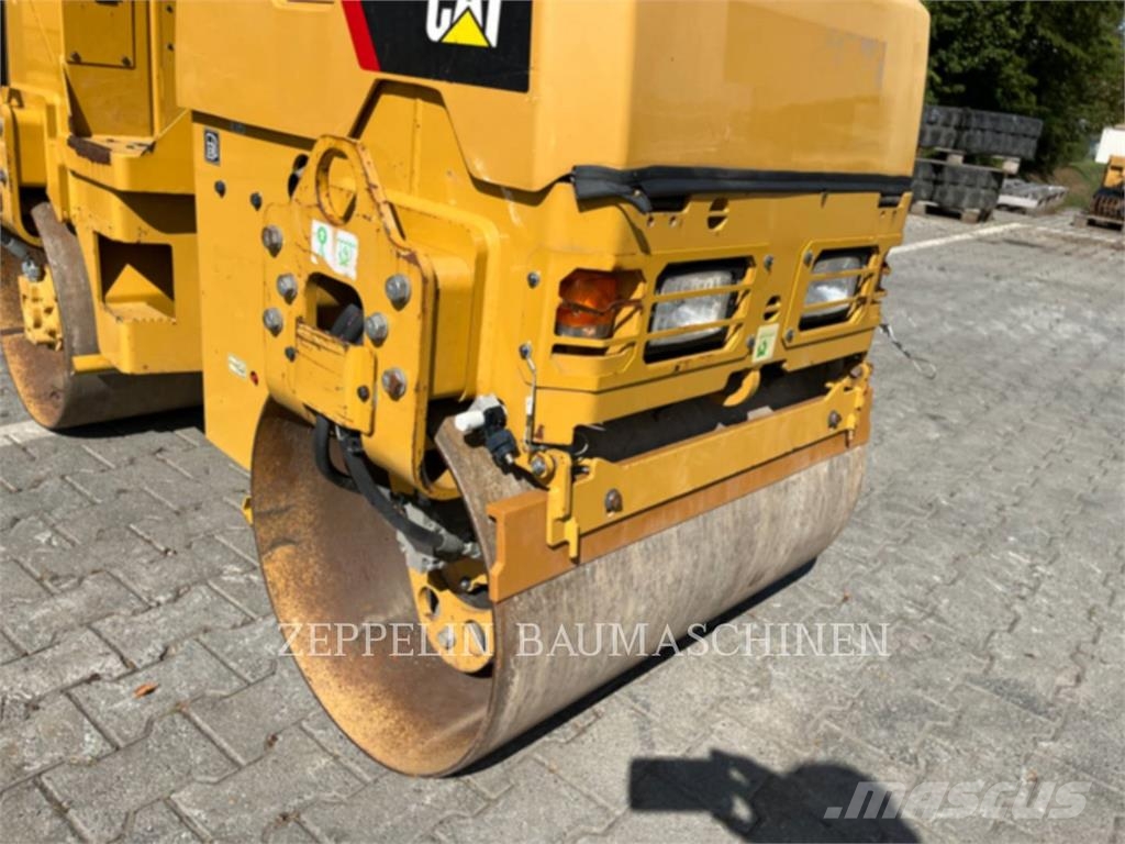 CAT CB1.7 토양 다짐기