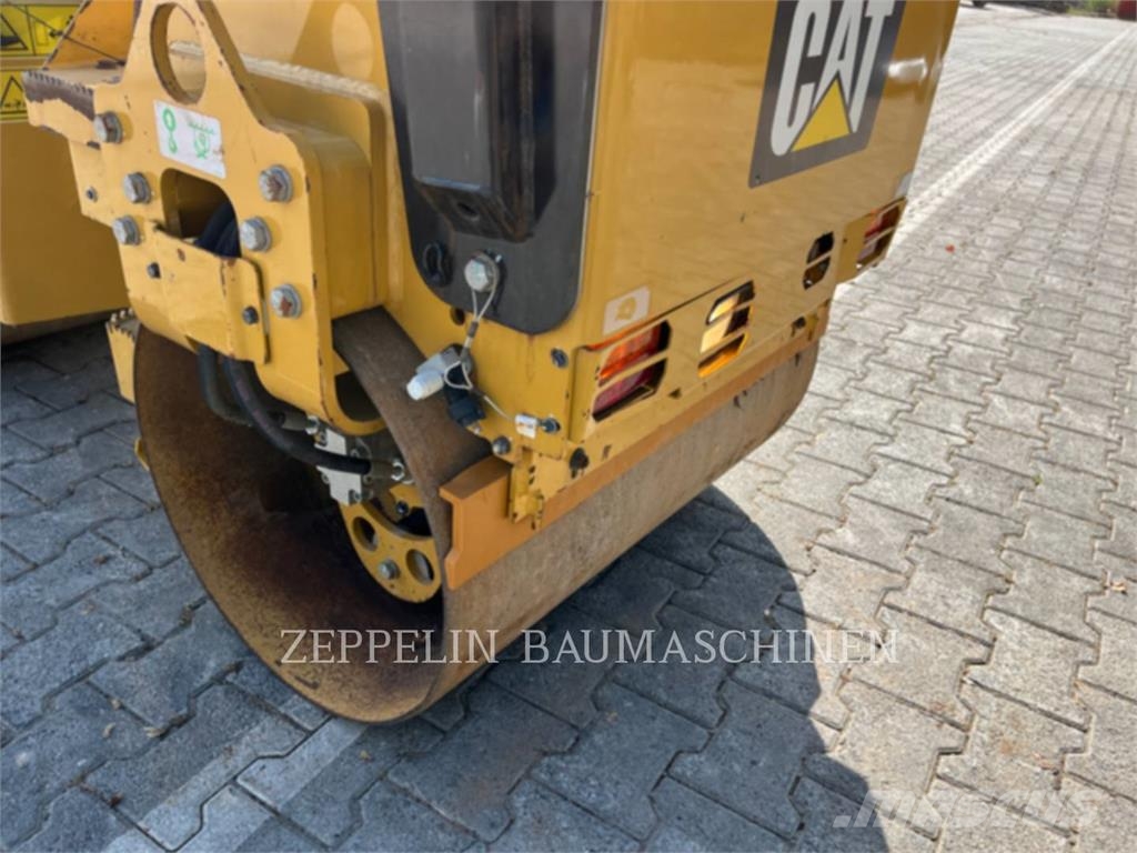 CAT CB1.7 토양 다짐기