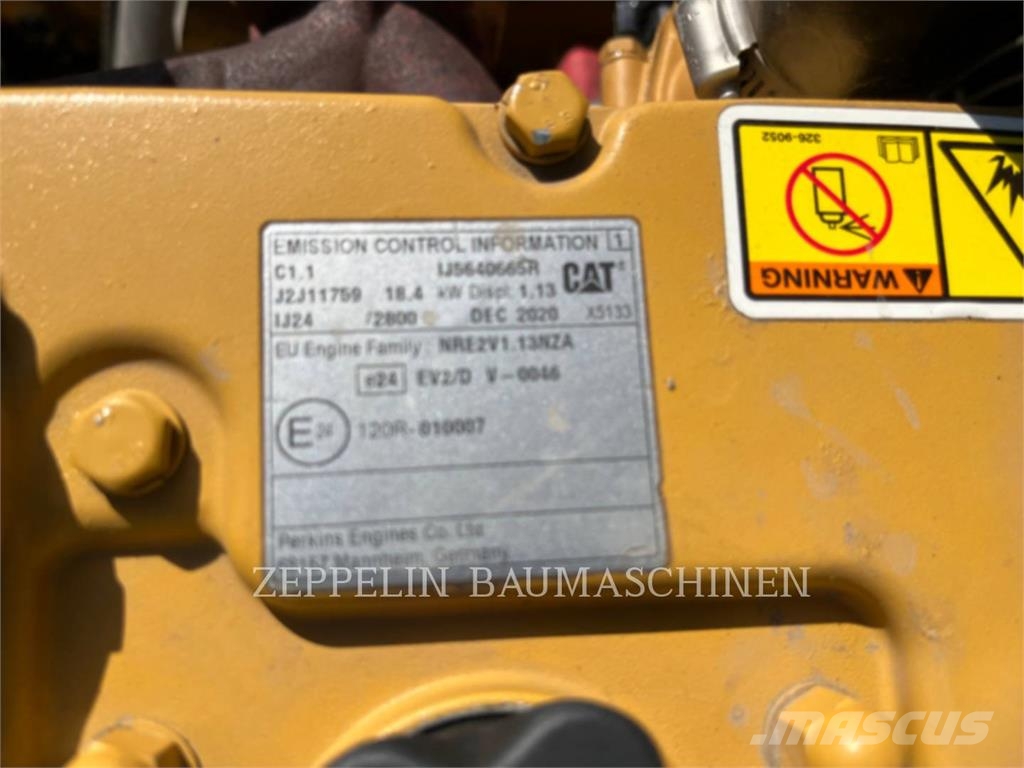 CAT CB1.7 토양 다짐기