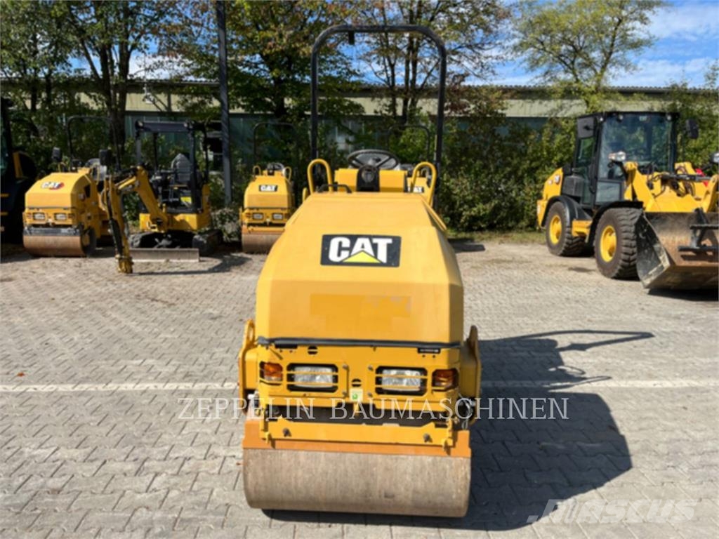 CAT CB1.7 토양 다짐기