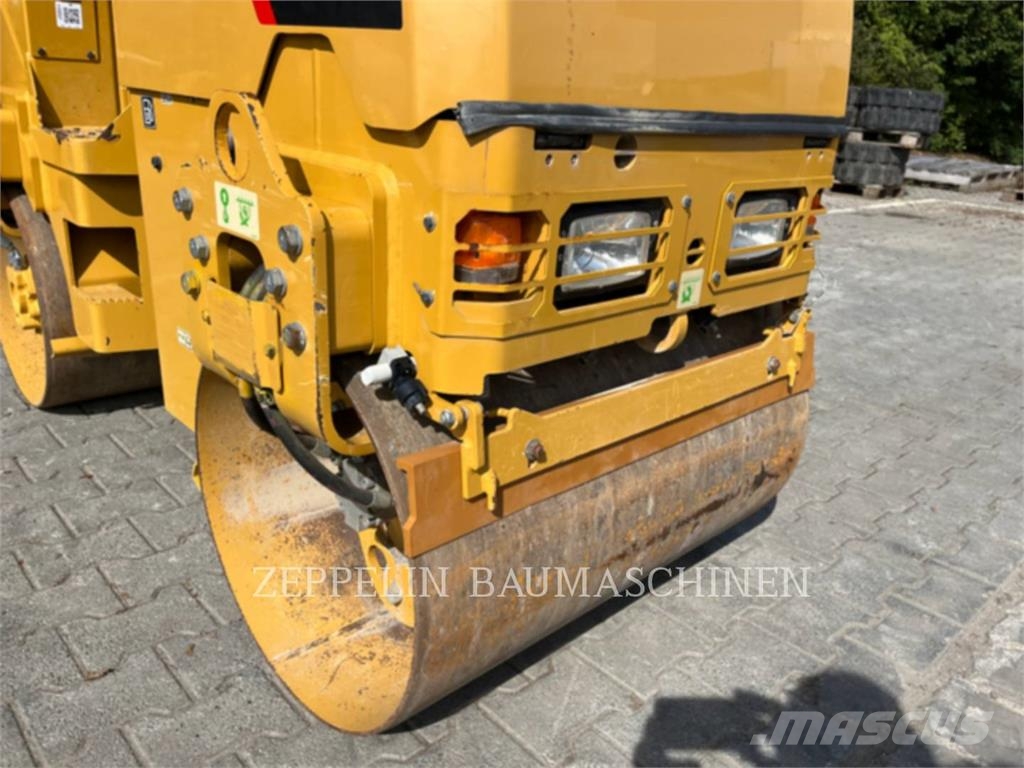 CAT CB1.7 토양 다짐기