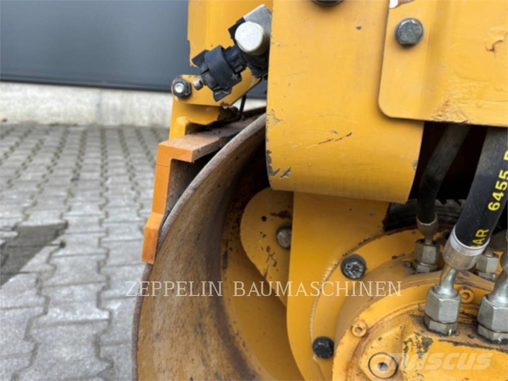 CAT CB1.7 Talajtömörítő gépek