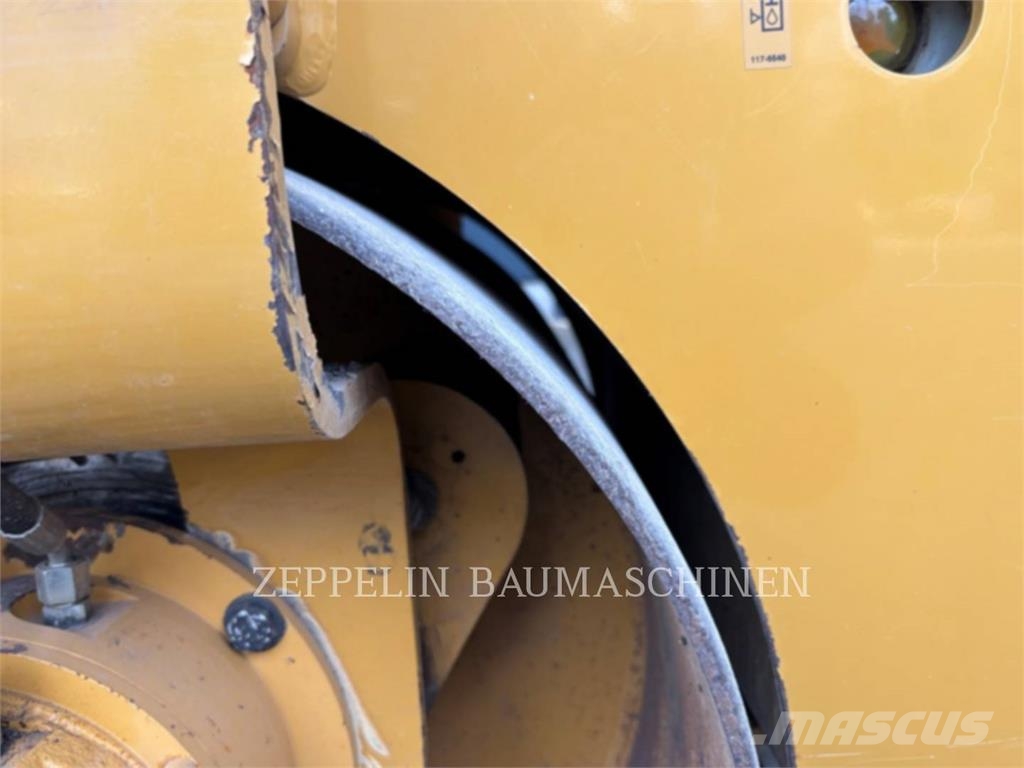 CAT CB1.7 Talajtömörítő gépek