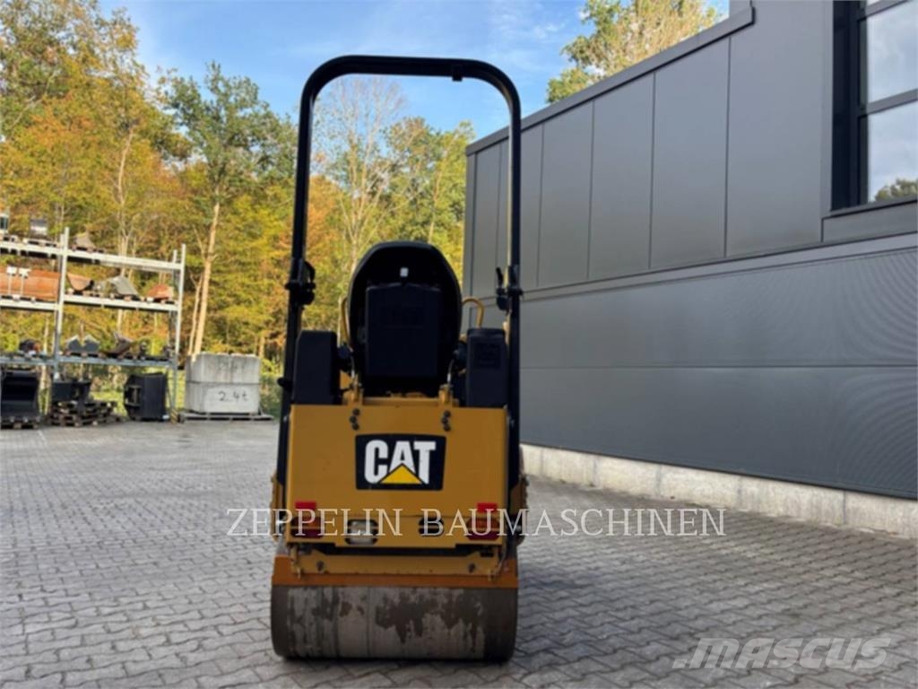 CAT CB1.7 Talajtömörítő gépek