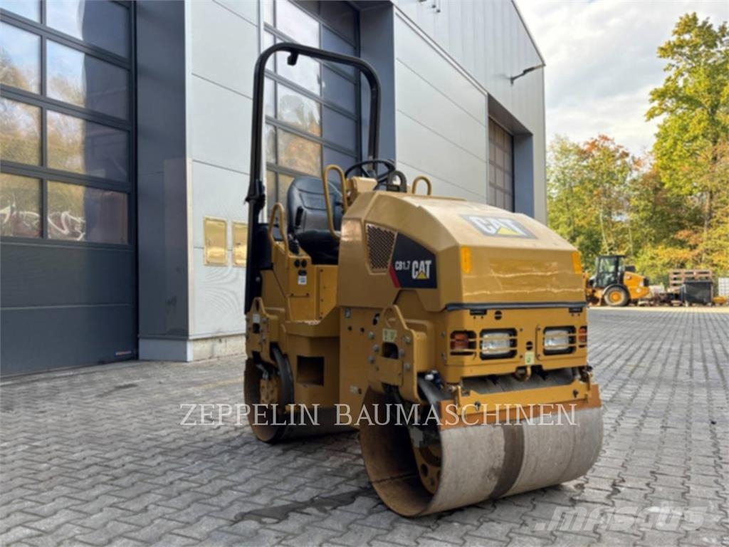 CAT CB1.7 Talajtömörítő gépek