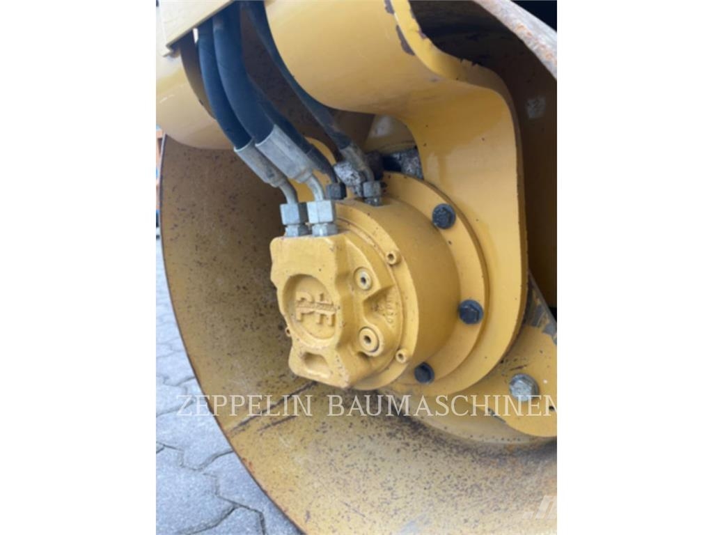 CAT CB1.7 Kompaktorji tal
