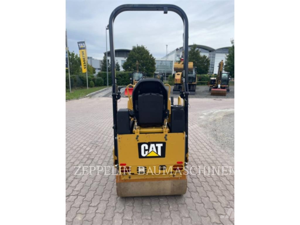 CAT CB1.7 Kompaktorji tal