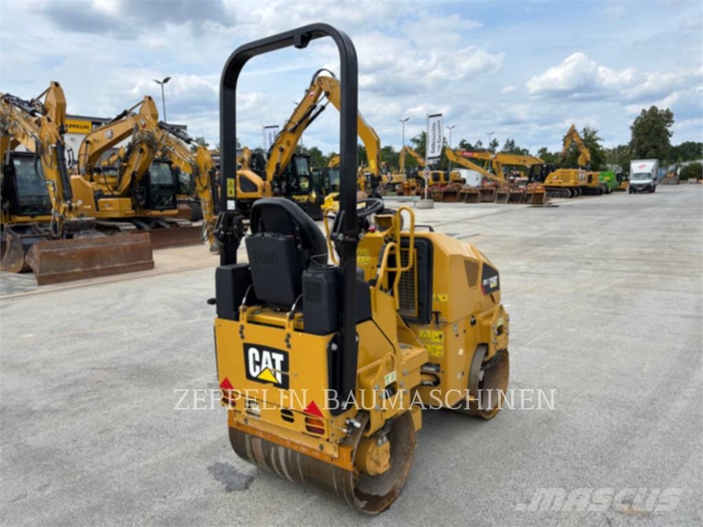 CAT CB1.7 Compacteur de sol