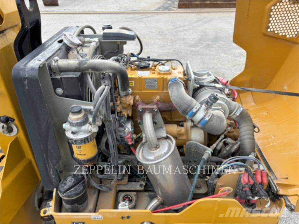 CAT CB1.7 Compacteur de sol