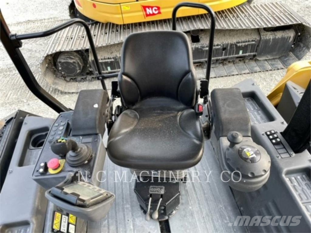 CAT CB10 Finisseur
