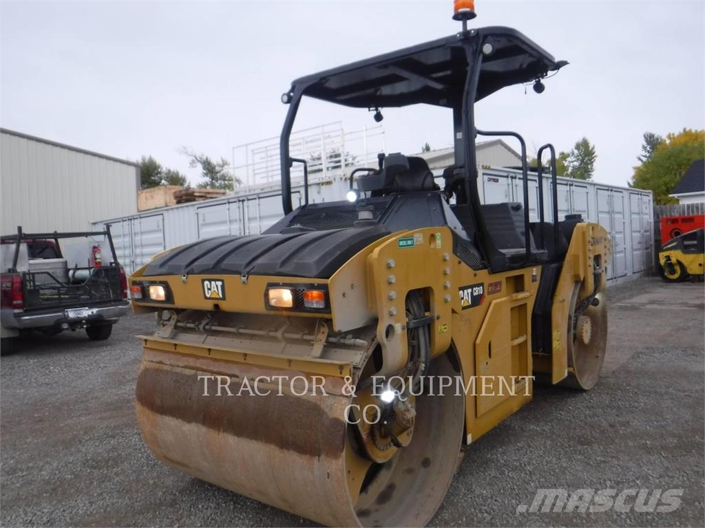 CAT CB10 Asphalt pavers