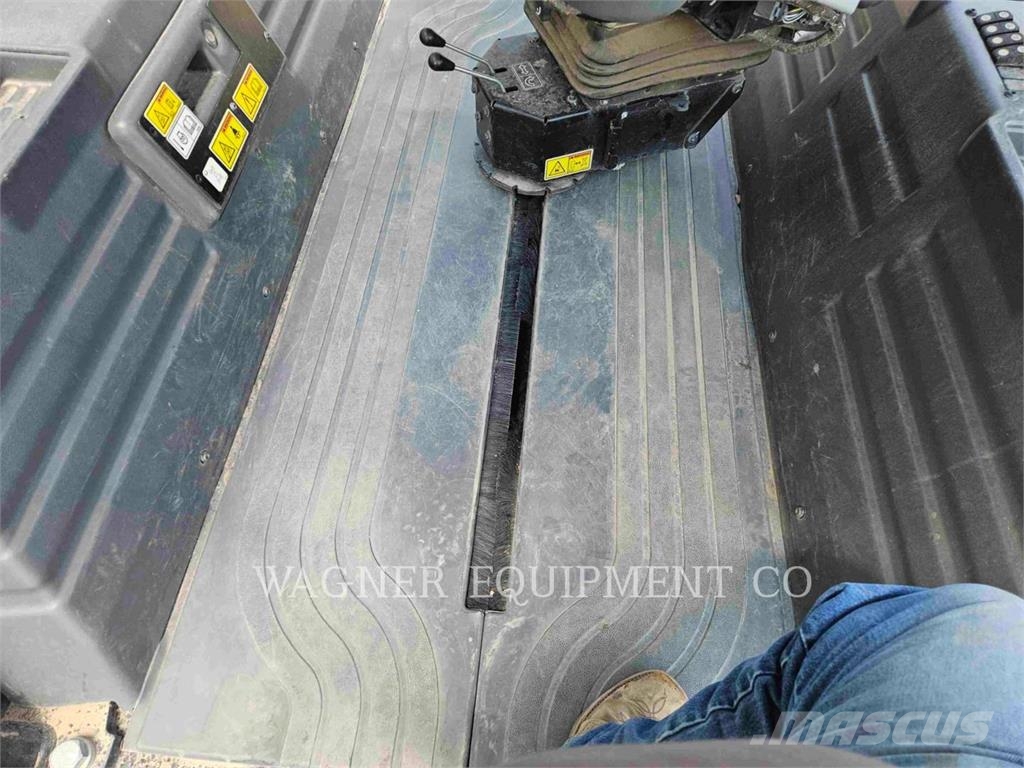 CAT CB15 ضاغطات التربة