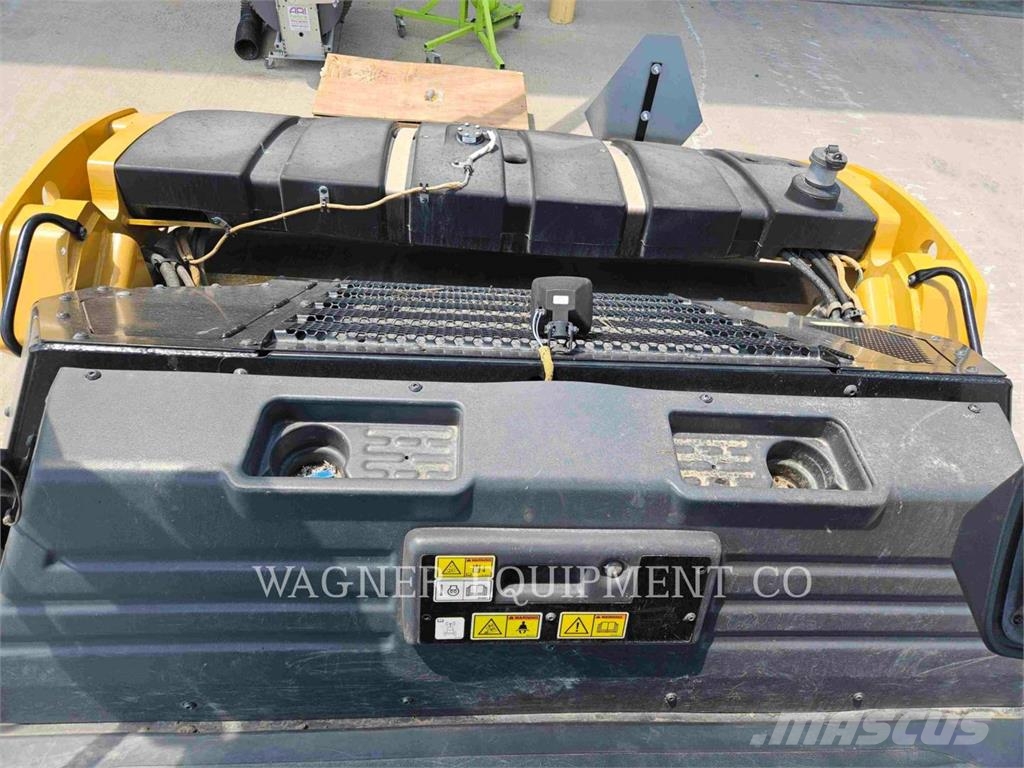 CAT CB15 ضاغطات التربة