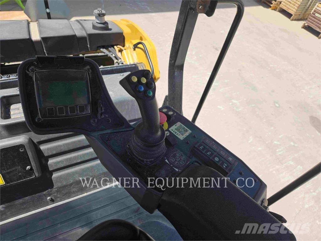 CAT CB15 ضاغطات التربة