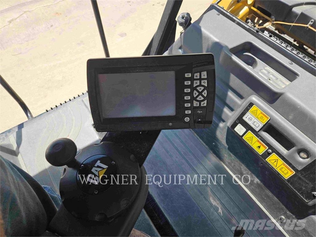 CAT CB15 ضاغطات التربة