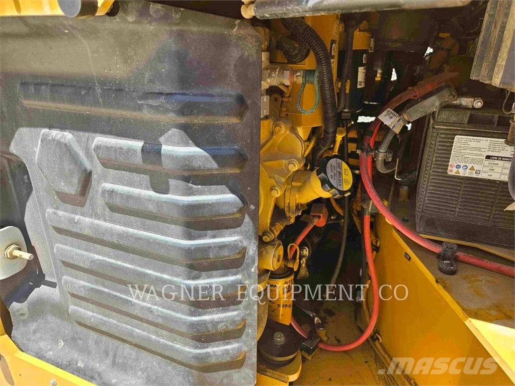 CAT CB15 ضاغطات التربة