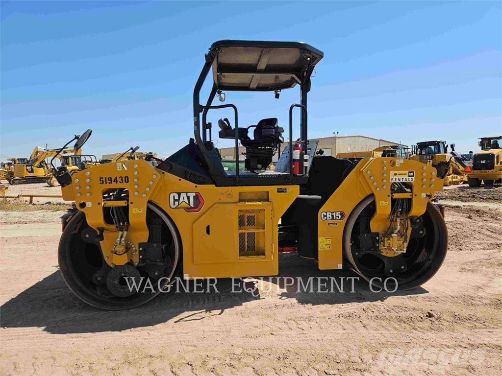 CAT CB15 Erdbauwalzen