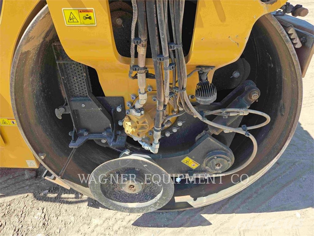 CAT CB15 Erdbauwalzen