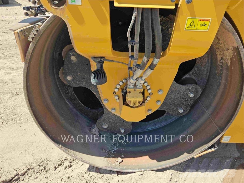 CAT CB15 Erdbauwalzen