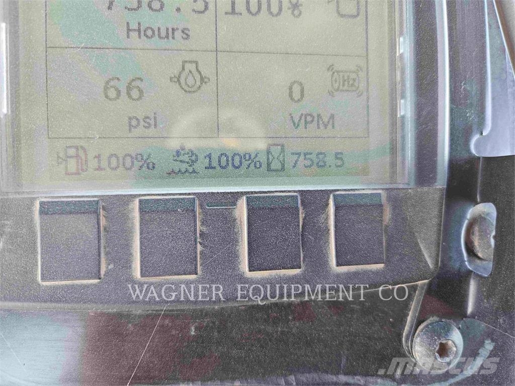 CAT CB15 Erdbauwalzen