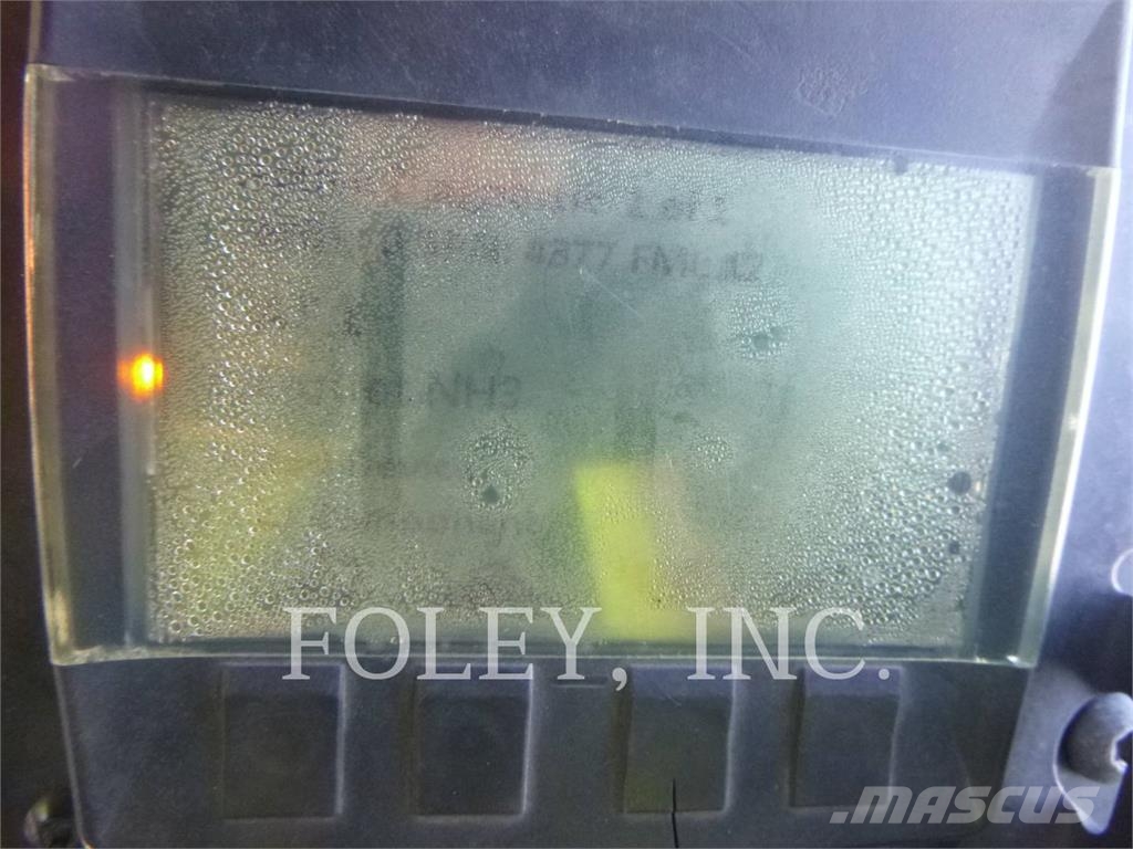 CAT CB15 雙輪滾壓機