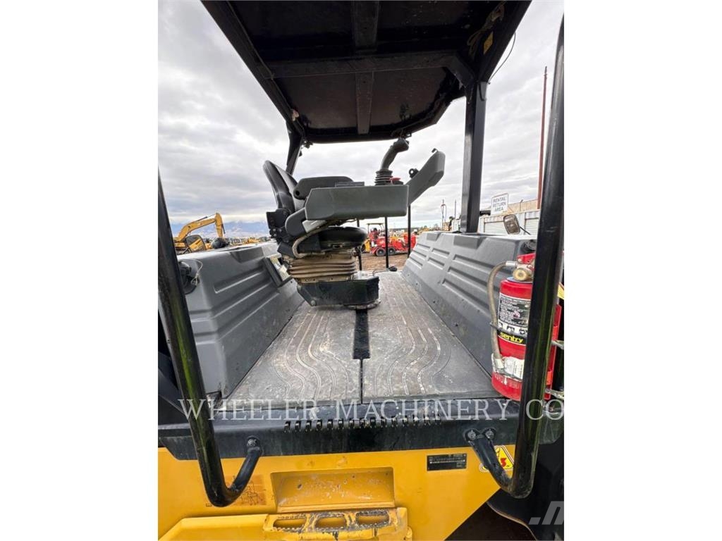 CAT CB15 CW VV مداحل ثنائية الاسطوانة