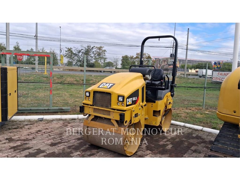 CAT CB2.5LRC Valjci sa duplim bubnjem