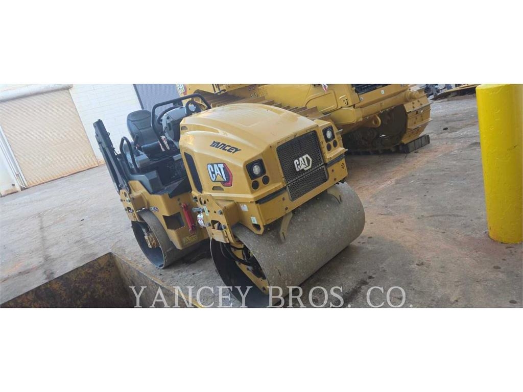 CAT CB2.7 Erdbauwalzen