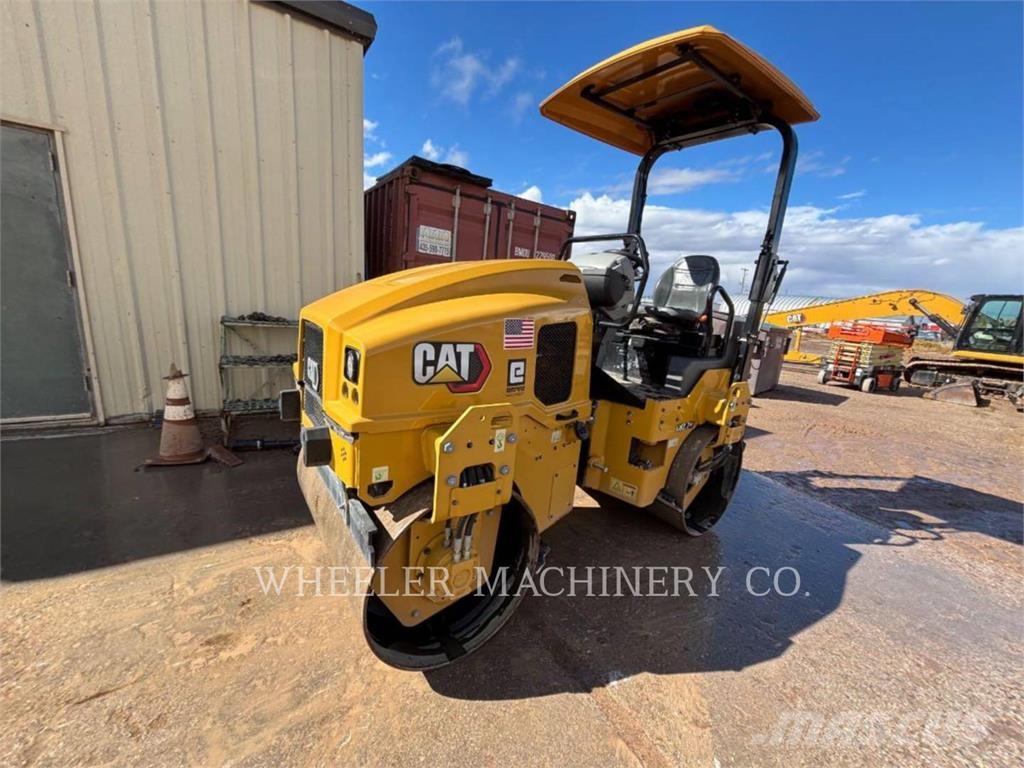 CAT CB2.7 Asfaltafwerkmachines