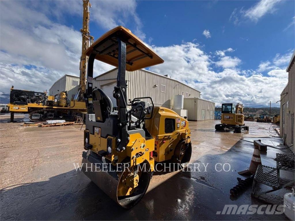 CAT CB2.7 Asfaltafwerkmachines