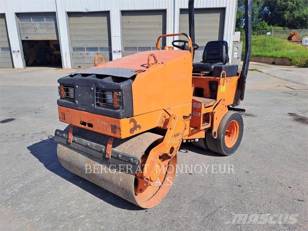 CAT CB224C Ťahačové valce