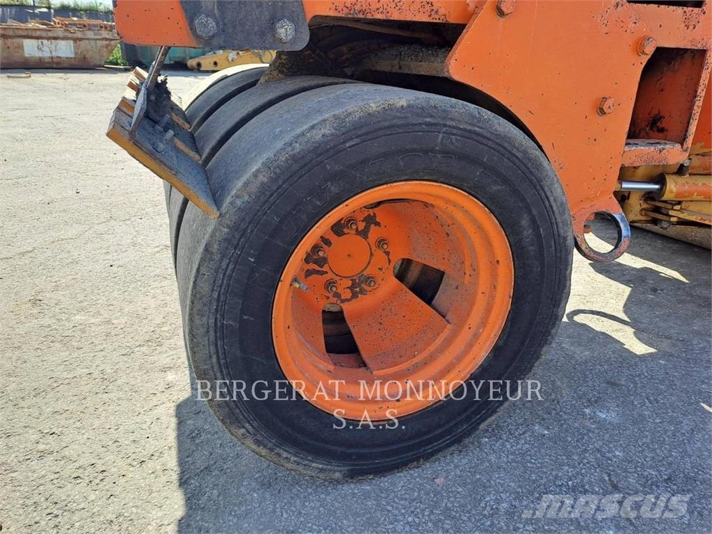 CAT CB224C Ťahačové valce